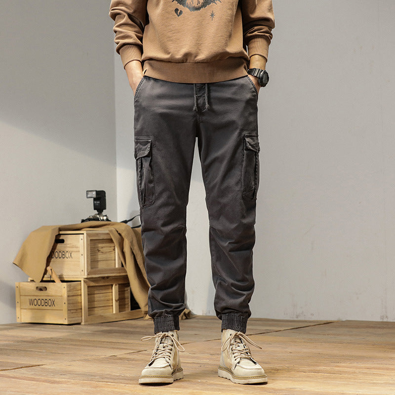 Herren Tapered Cargo-Jogger aus robustem Twill mit Tunnelzugbund, aufgesetzten Klappentaschen und gerippten Knöcheln Echo Archiv