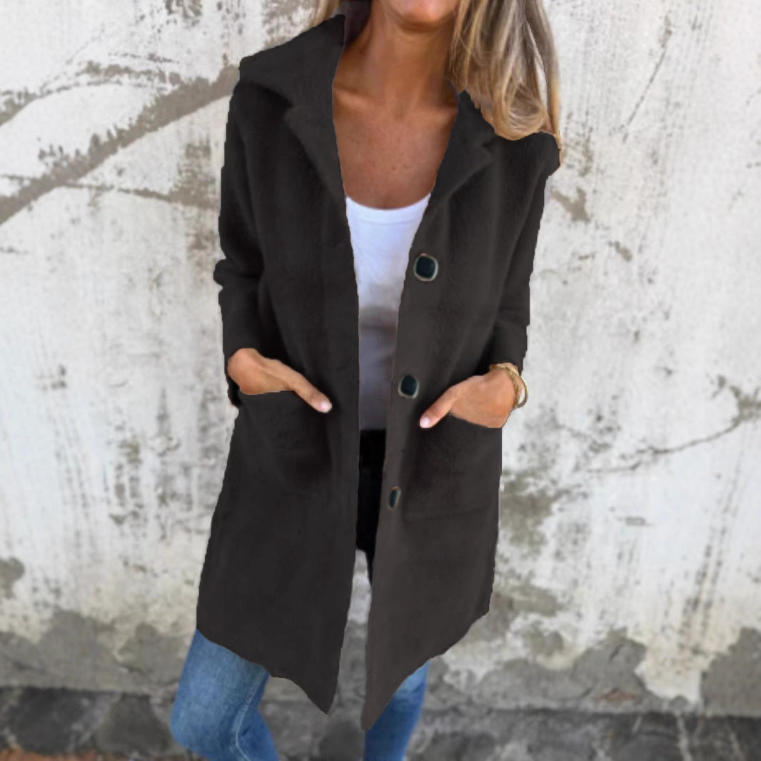 Damen Teddy-Mantel mit Oversize-Kragen, dekorativen Knöpfen und Eingrifftaschen – Montévia