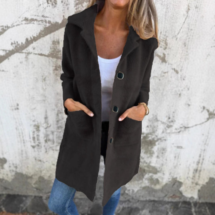 Damen Teddy-Mantel mit Oversize-Kragen, dekorativen Knöpfen und Eingrifftaschen – Montévia