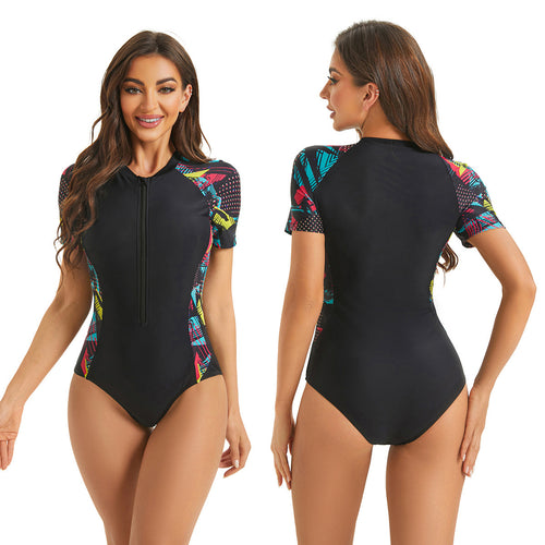 Damen Sportlicher Surfanzug mit kurzem Arm und trendigem Grafikdesign Echo Archiv