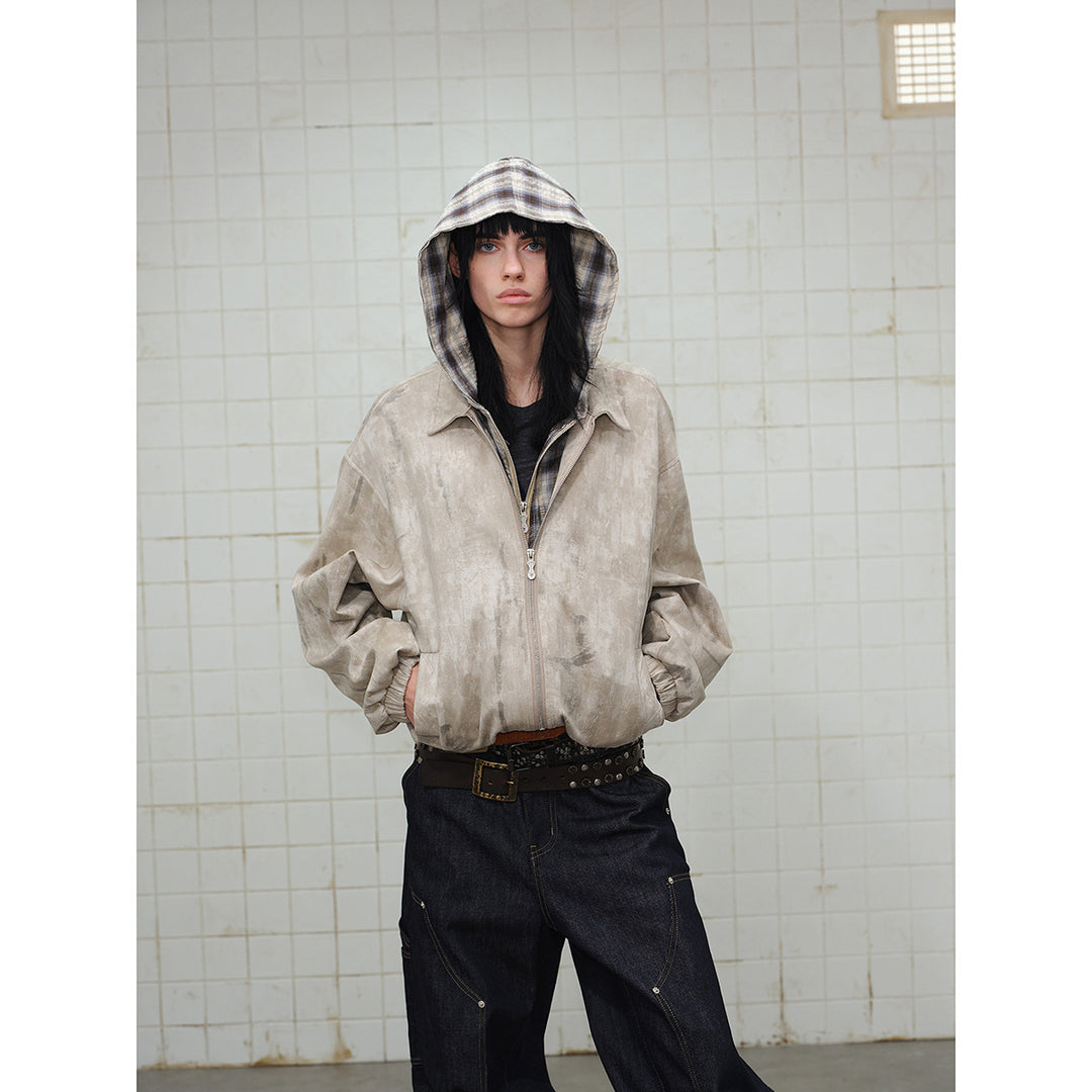 Unisex Kurz geschnittene Boxy‑Jacke aus Wildlederoptik mit kariert gefütterter Kapuze Echoarchiv