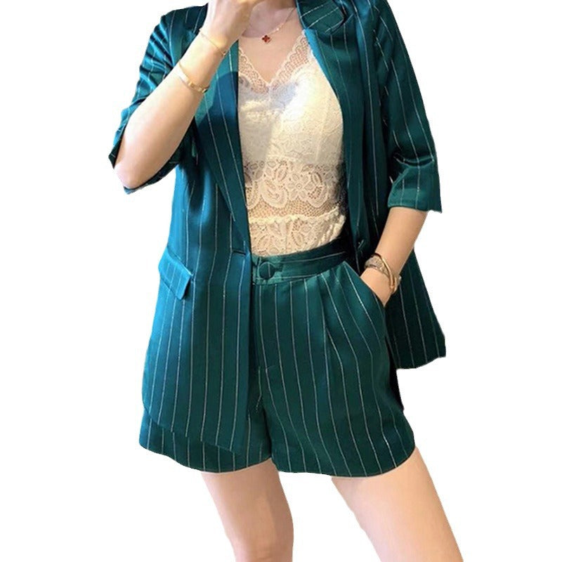 Damen Elegantes Blazer- und Shorts-Set Echoarchiv