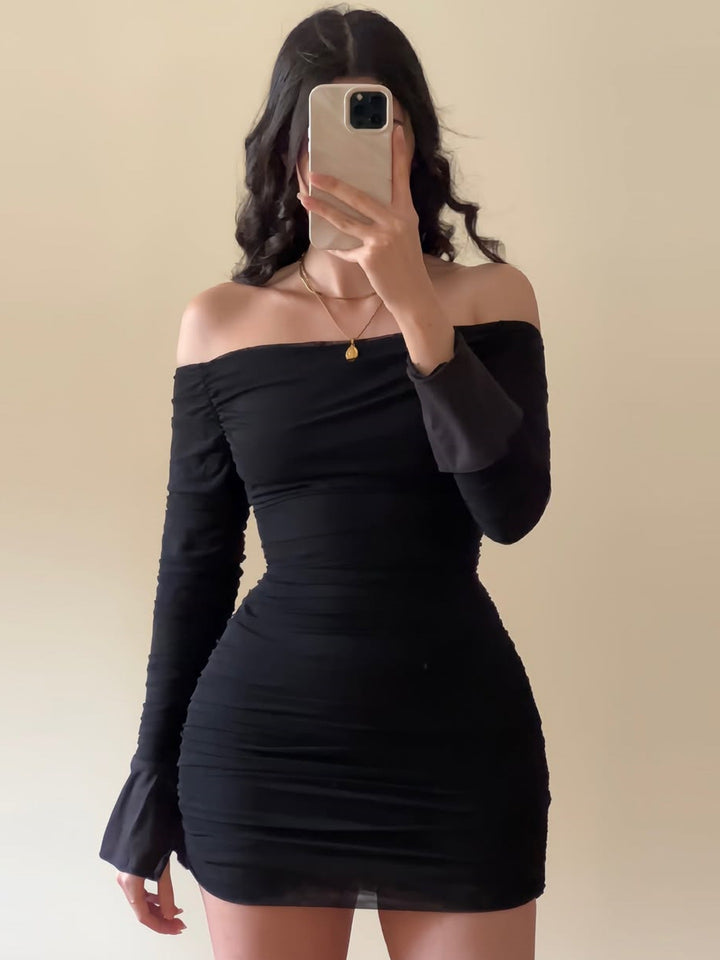 Damen Off-Shoulder Minikleid mit Rüschendetails und figurbetontem Schnitt Echo Archiv