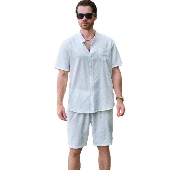 Herren modisches Freizeit-Set mit praktischer Brusttasche und modernem Schnitt Echoarchiv