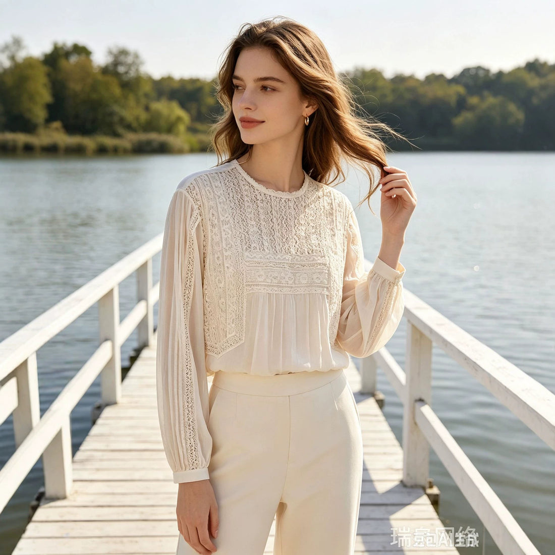 Damen Langärmlige Boho-Spitzenbluse mit Häkel- und Plissee-Details Echoarchiv