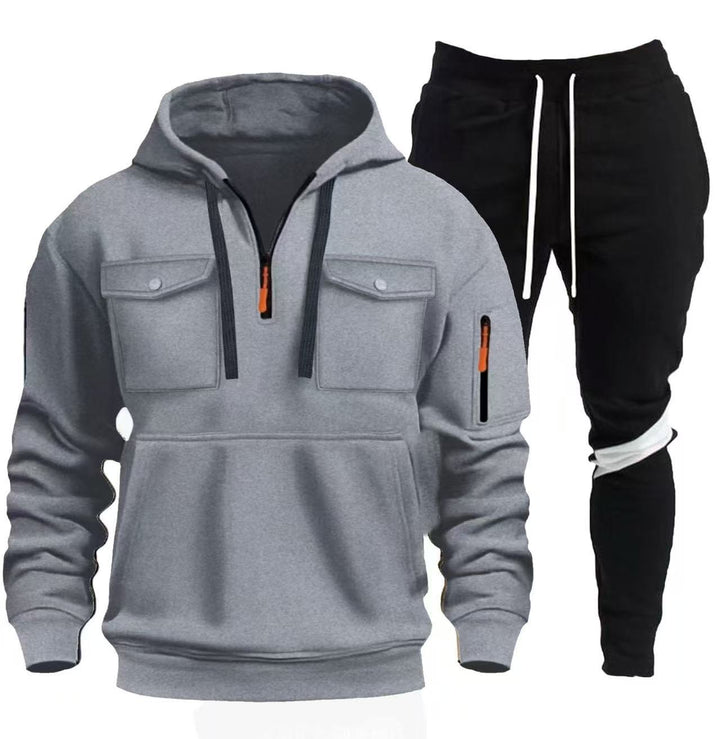 Herren praktische Kapuzenjacke mit Sporthose Echoarchiv
