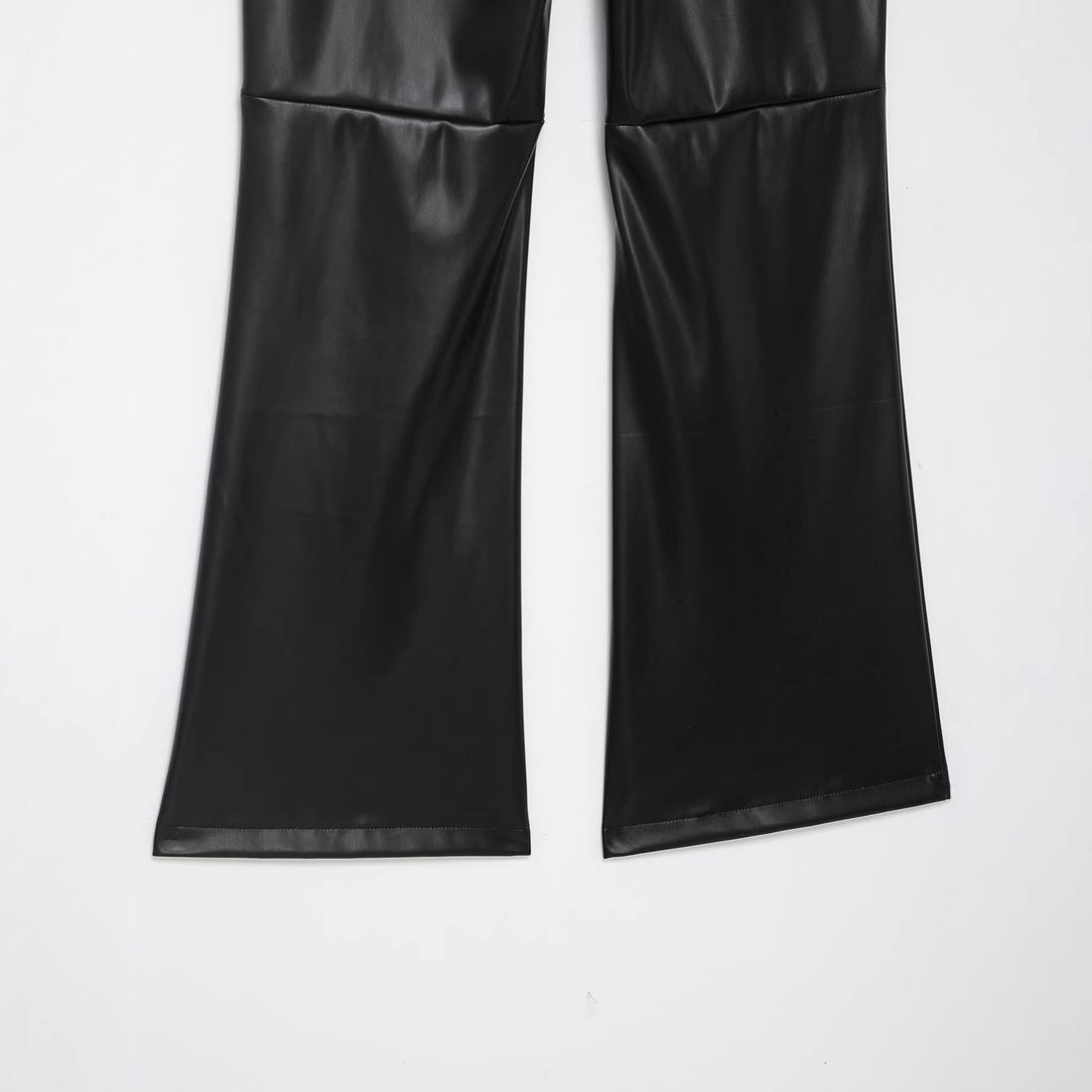 Damen hochgeschnittene ausgestellte Kunstlederhose mit Schnürungsdetail in der Taille Echoarchiv