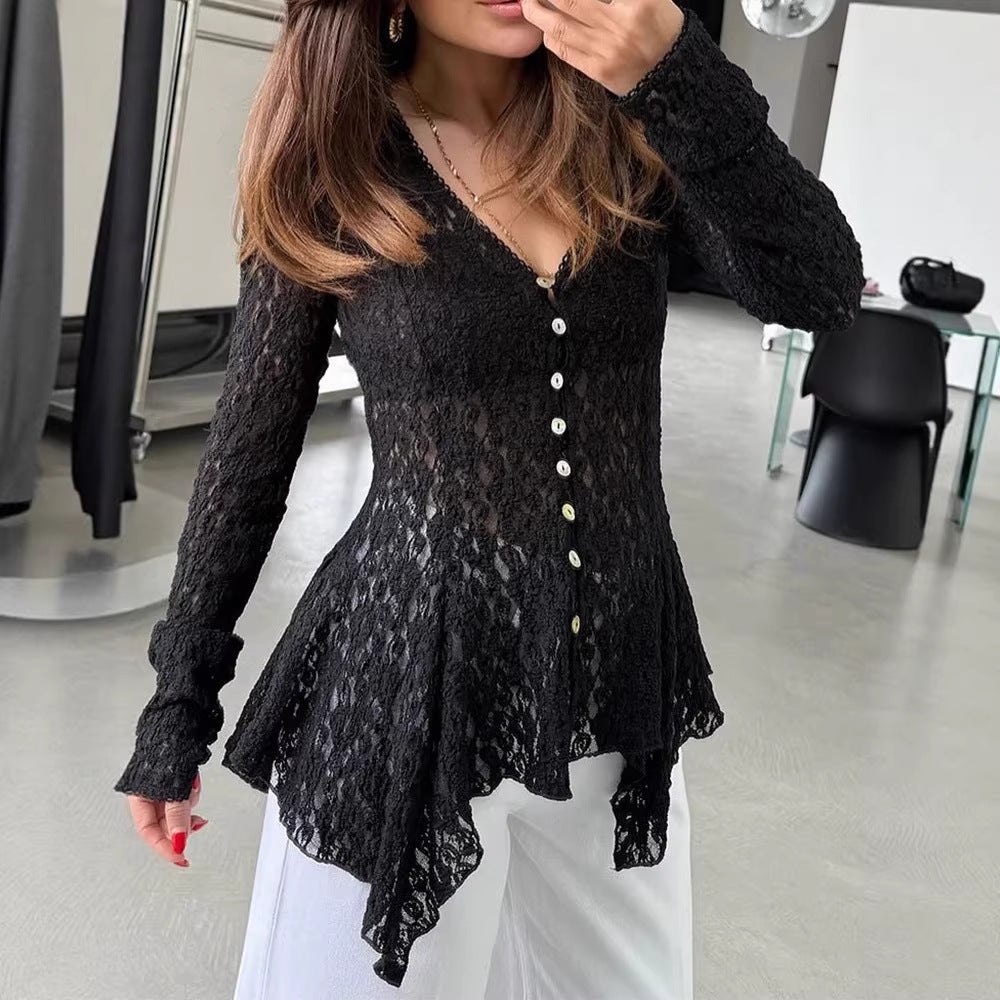 Damen romantische Spitzenbluse mit asymmetrischem Saum und Knopfdetails Echo Archiv