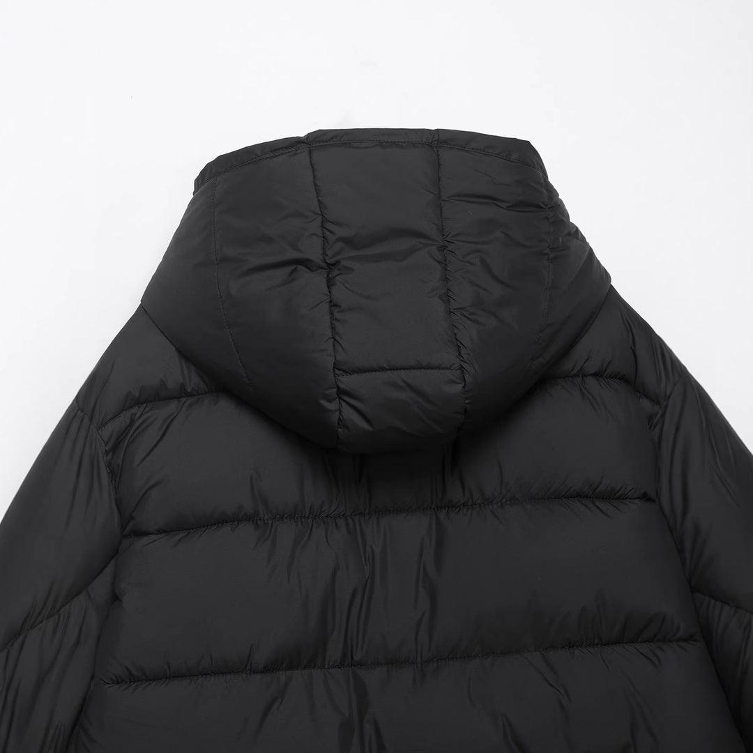 Damen Kurze boxy Funktionsjacke mit Kapuze, wattierter Isolierung und diagonalen Reißverschlusstaschen Echoarchiv