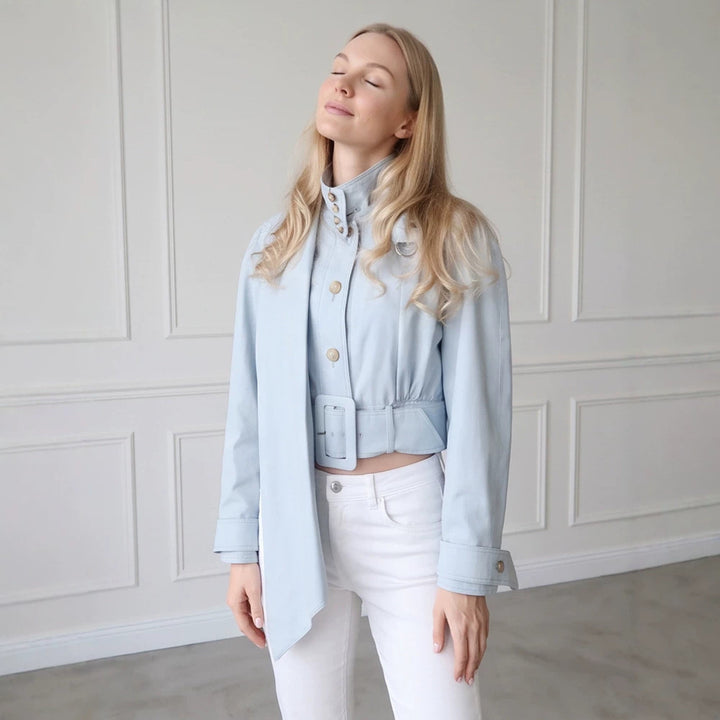 Damen Taillierte Cropped-Jacke mit überlanger Schluppe & breitem Taillengürtel Echoarchiv