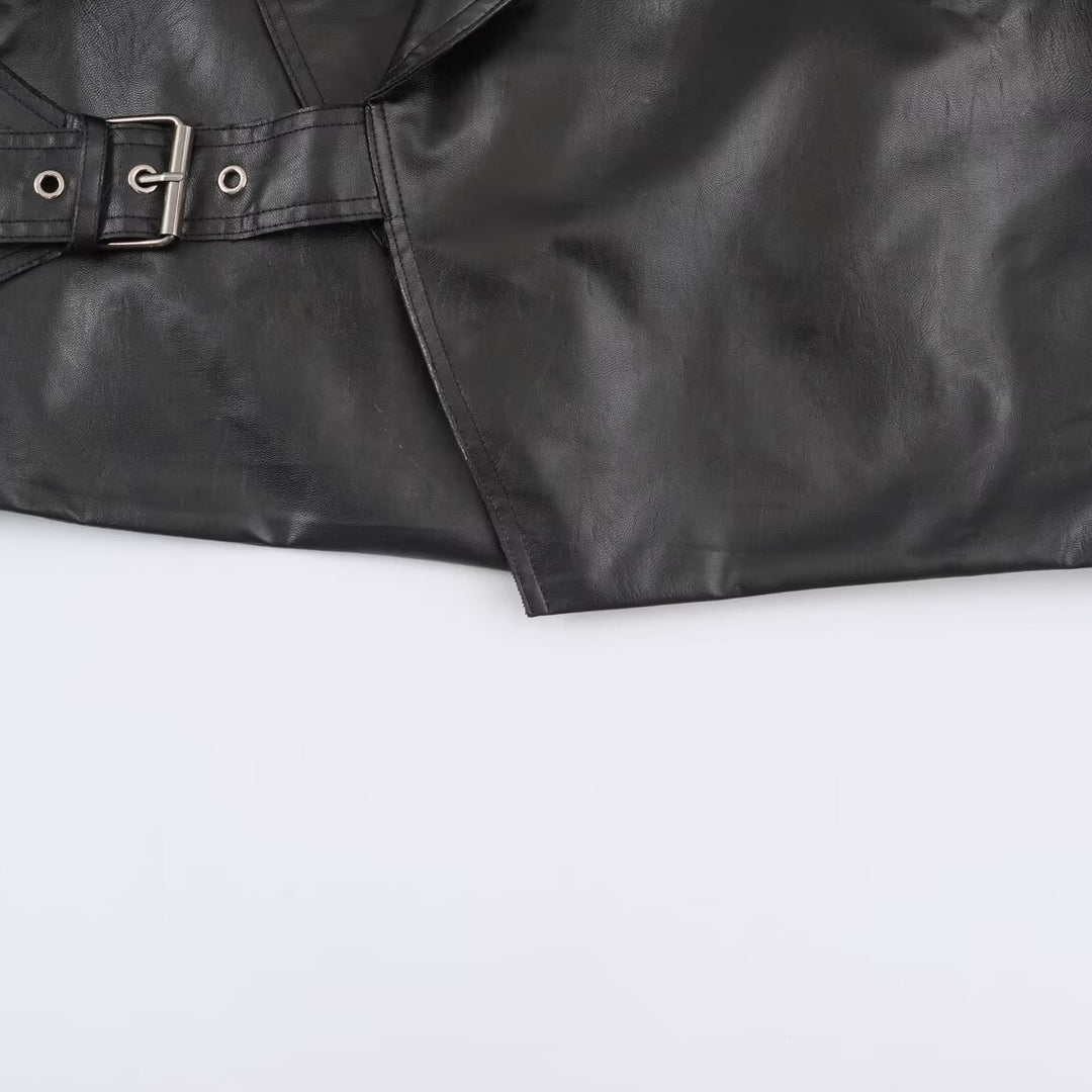 Damen Cropped Lederoptik-Jacke mit übergroßem Schalkragen und taillierendem Schnallenriemen Echoarchiv