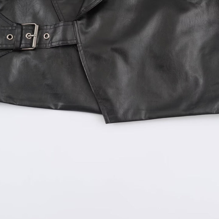 Damen Cropped Lederoptik-Jacke mit übergroßem Schalkragen und taillierendem Schnallenriemen Echoarchiv