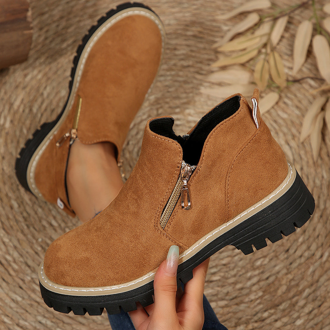 Damen Kurzschaft-Stiefelette aus Veloursoptik mit robust profilierter Sohle und seitlichem Reißverschluss – Varelle