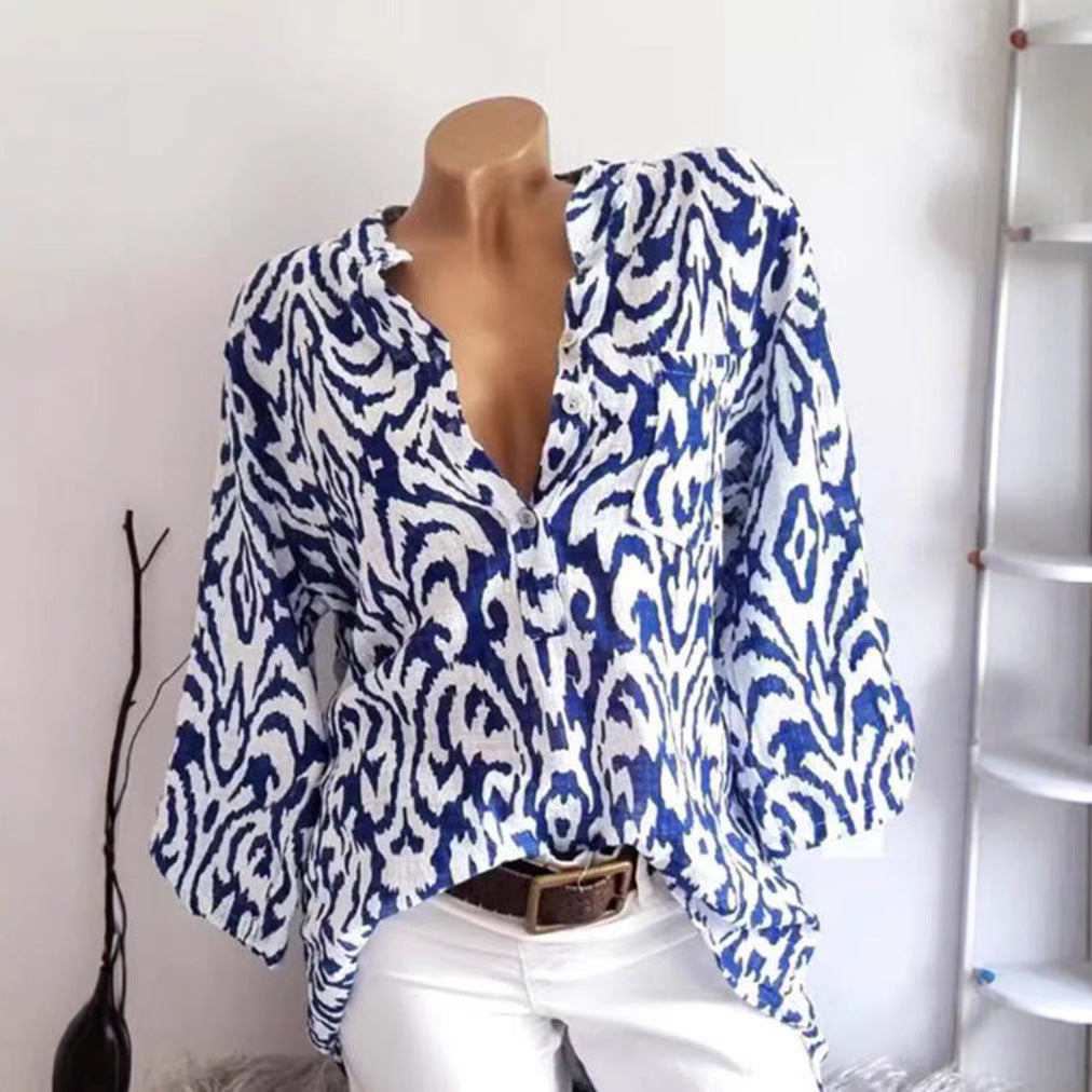 Damen nan locker geschnittene Tunika-Bluse mit Ikat‑Muster, V‑Ausschnitt und Dreiviertelärmeln Echo Archiv