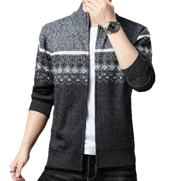 Herren Strickjacke mit hohem Kragen und attraktiven Mustern Echoarchiv