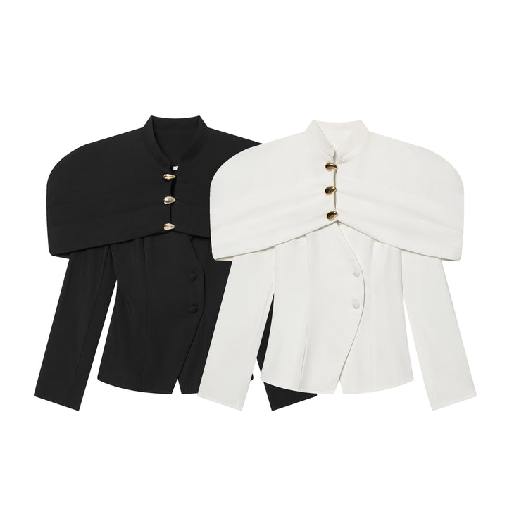 Damen 100+ eleganter taillierter Blazer mit Cape‑Schulter und goldenen Zierknöpfen Echo Archiv