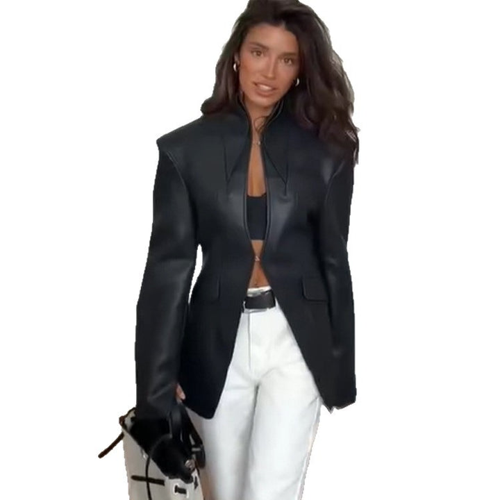 Damen taillierter Veganleder‑Blazer mit sculpted Nähten und Stehkragen Echoarchiv