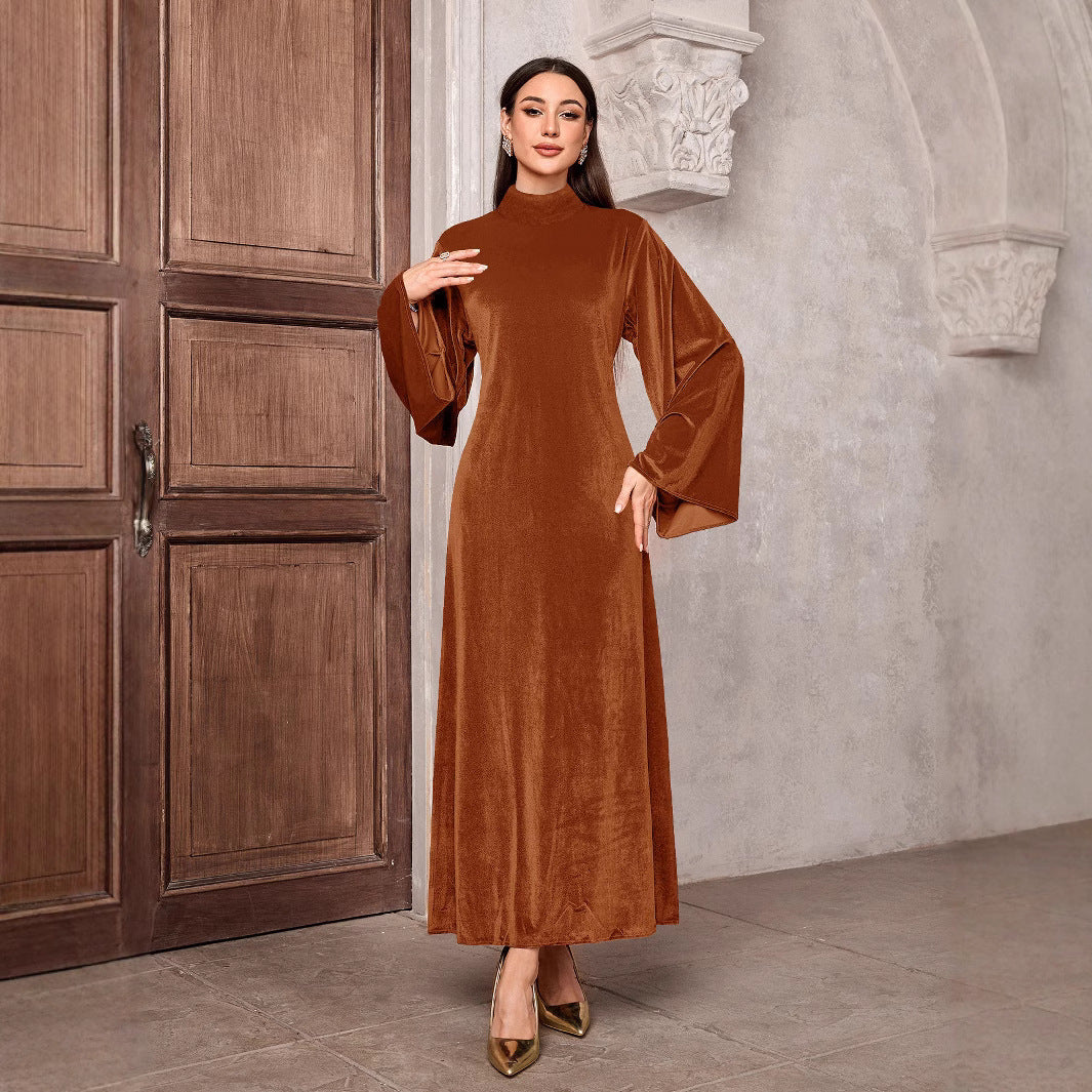 Damen Maxikleid aus Samt mit Stehkragen und Glockenärmeln Echoarchiv