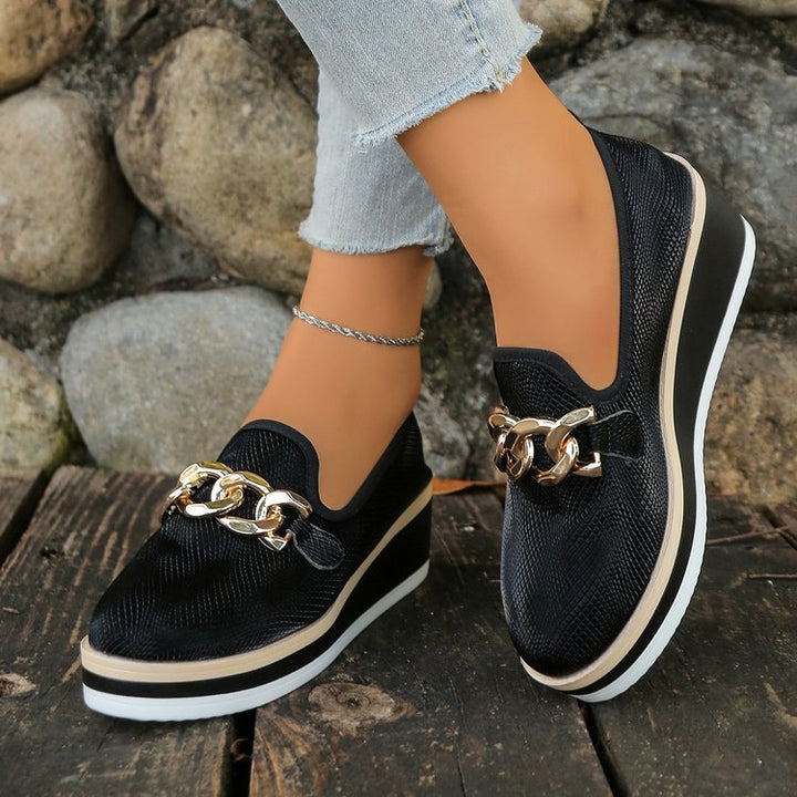 Damen slip-on Plateau-Loafer mit dekorativer Metallkette, strukturiertem Kunstleder und gepolstertem Komfortfußbett Echo Archiv