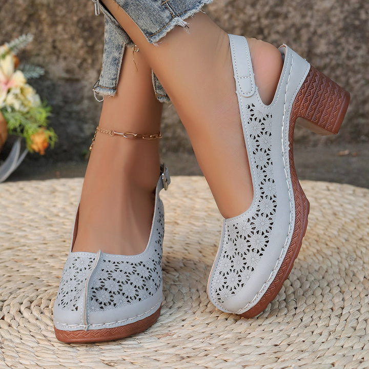 Damen  elegante Slingback-Pumps mit floralem Laser-Cut, gepolsterter Komfortinnensohle und stabilem Blockabsatz Echo Archiv