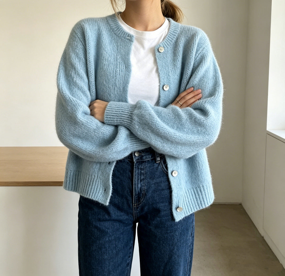 Damen Kuschelige Mohair-Optik Strickjacke mit Rundhals und Ballonärmeln – Veloura