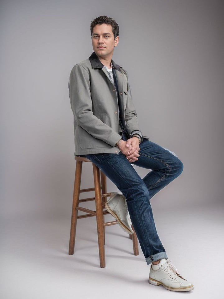 Herren Suedejacke mit modischem Design und praktischen Taschen Echoarchiv