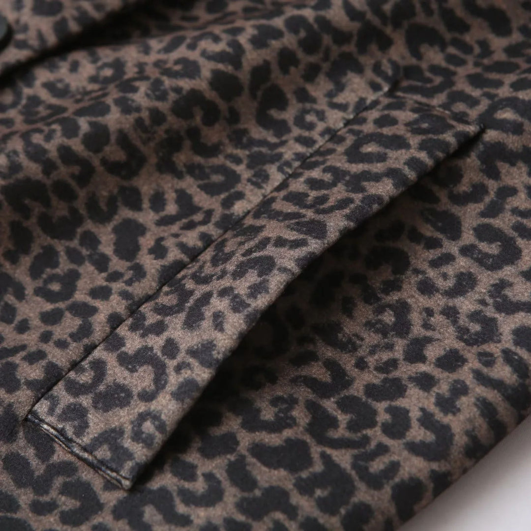 Damen oversized Mantel mit Leopardprint, Reverskragen, Zweiknopf‑Verschluss und aufgesetzten Eingrifftaschen – Montévia