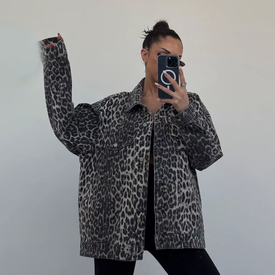 Damen Oversize-Jeansjacke mit Leopardenprint und aufgesetzten Brusttaschen – Célinea