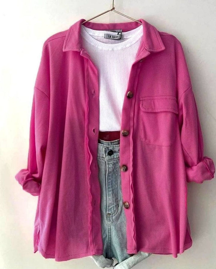 Damen Oversized Cordhemdjacke aus Breitcord mit Brusttasche und Holzknöpfen Echoarchiv