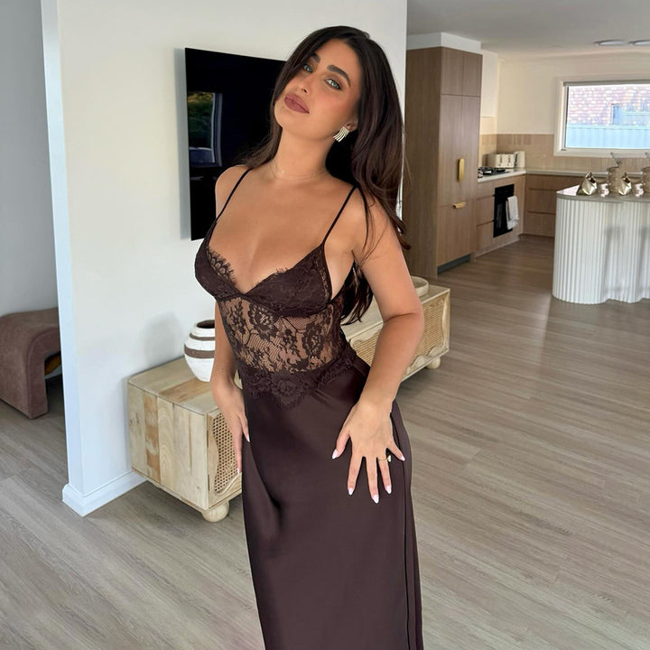 Damen Elegantes und figurbetontes Kleid mit Spitzenoberteil Echo Archiv