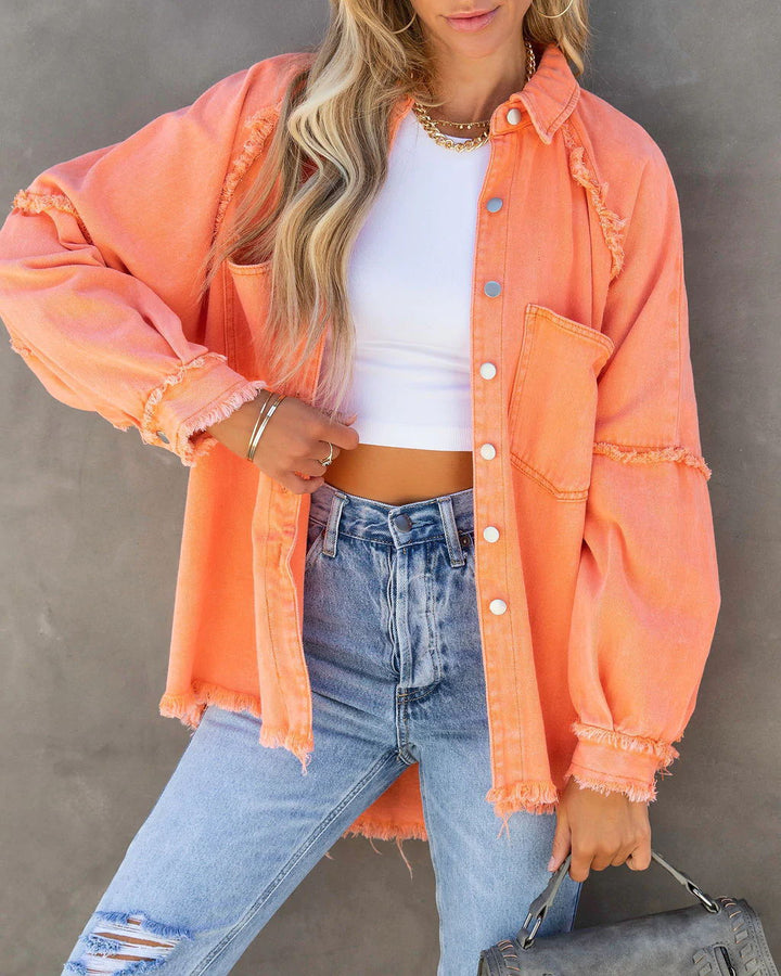 Damen nan oversized Hemdjacke im Used‑Look mit ausgefransten Kanten und aufgesetzten Pattentaschen Echo Archiv