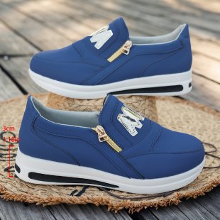 Damen Slip-On Plateau-Sneaker mit dekorativem Metall-Reißverschluss und Logo-Applikation – Névara
