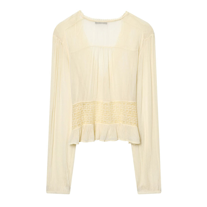 Damen leichte V-Neck Bluse mit Smok-Taillenband, Perlmuttknopfleiste und Volant-Saum – Élovi