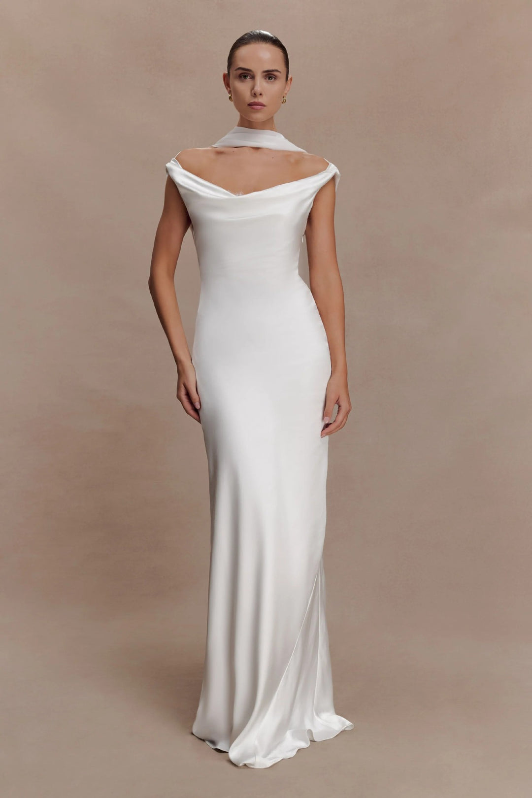 Damen Elegantes Satin-Abendkleid mit schulterfreiem Design Echo Archiv