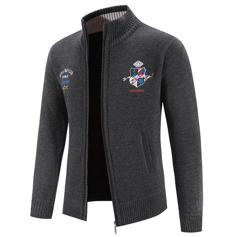 Herren modische Strickjacke mit hohem Kragen und detailreicher Stickerei Echoarchiv