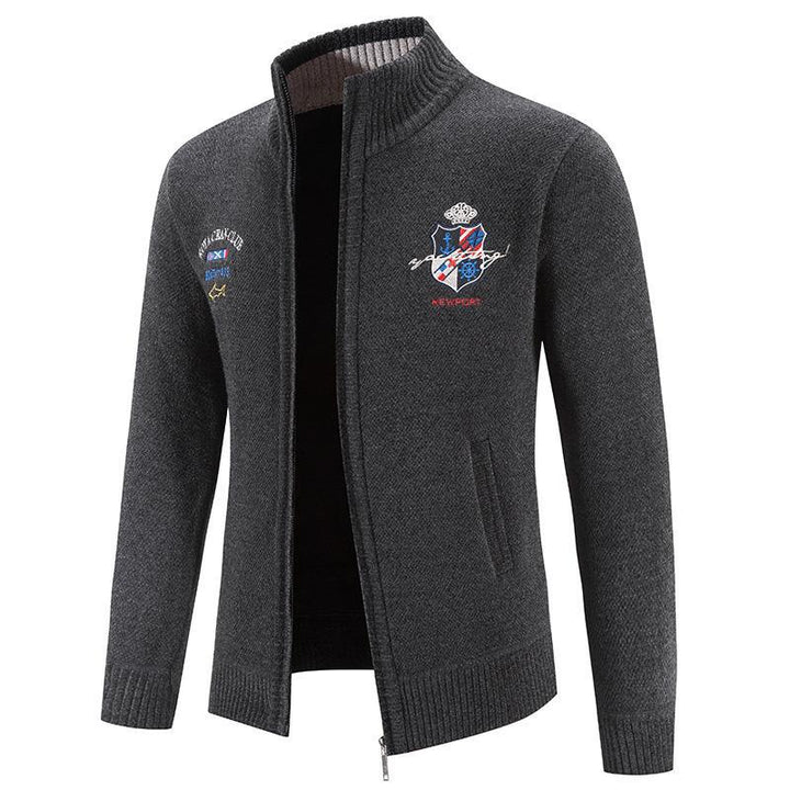 Herren modische Strickjacke mit hohem Kragen und detailreicher Stickerei Echoarchiv
