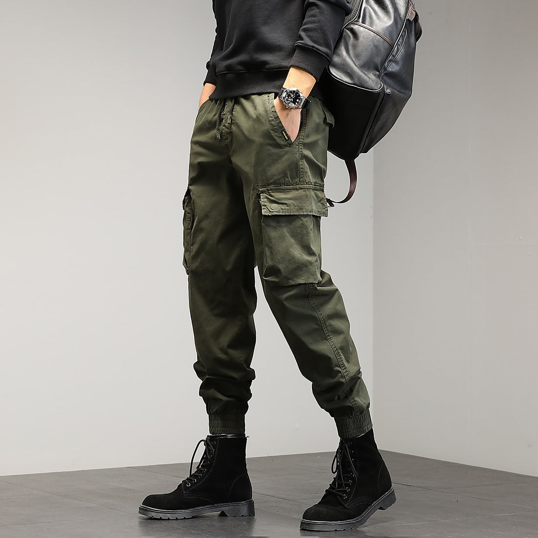 Herren Cargo-Joggerhose mit multifunktionalen Cargotaschen und elastischem Saum – Bravaro