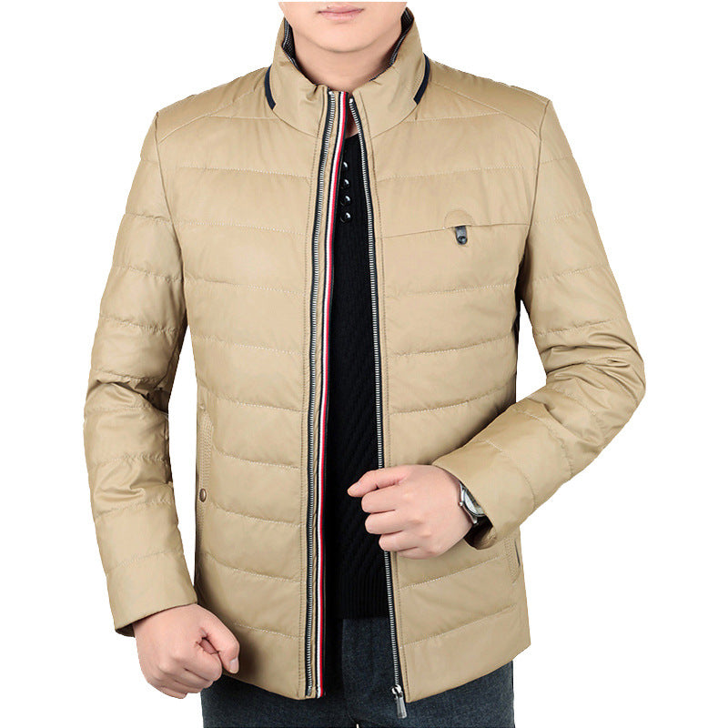 Herren Wattierte Kurzjacke mit Teddykragen und Wappenapplikation – Taviero