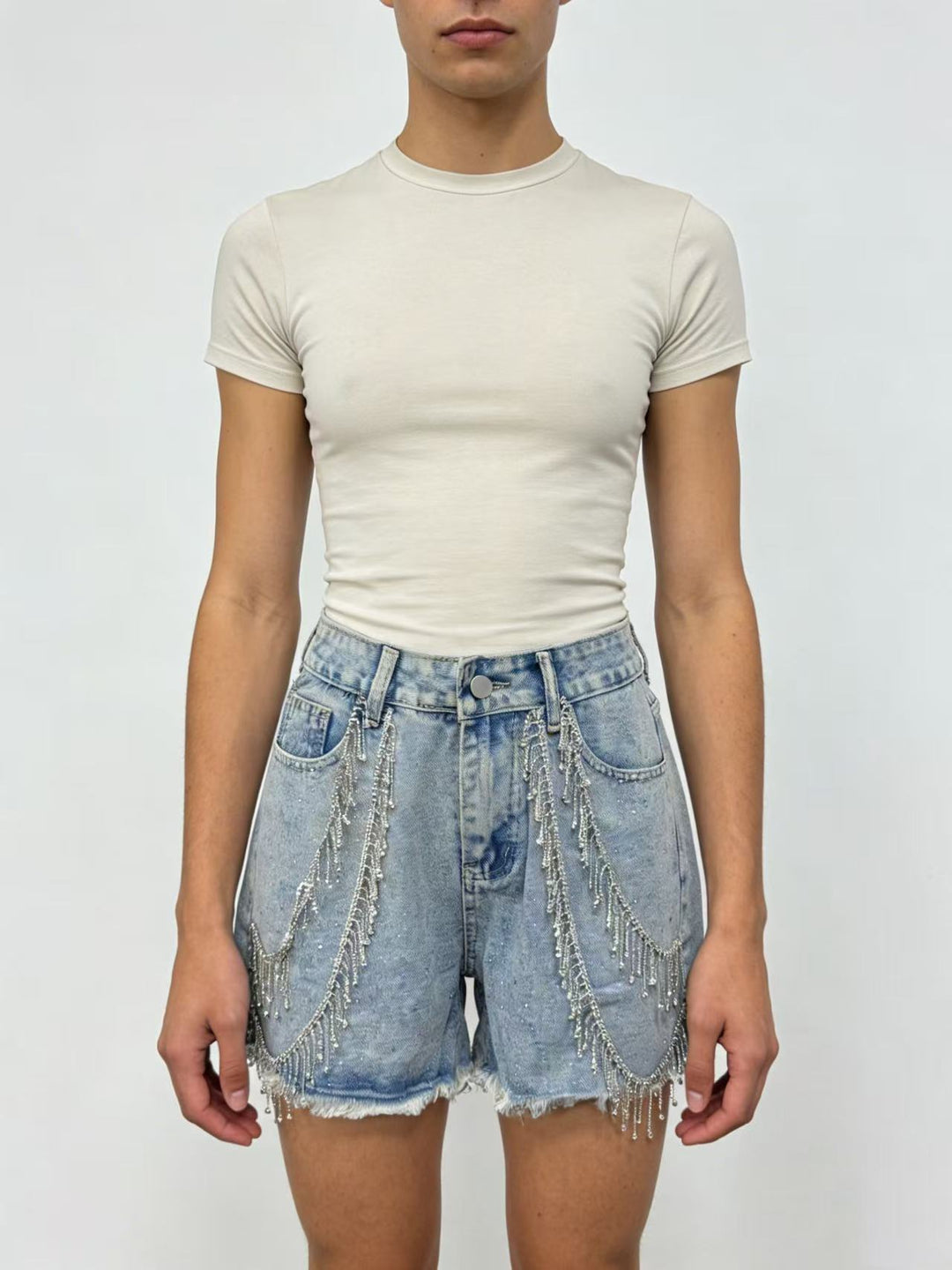 Damen Designer Denim-Shorts mit trendigen Kettenverzierungen Echo Archiv