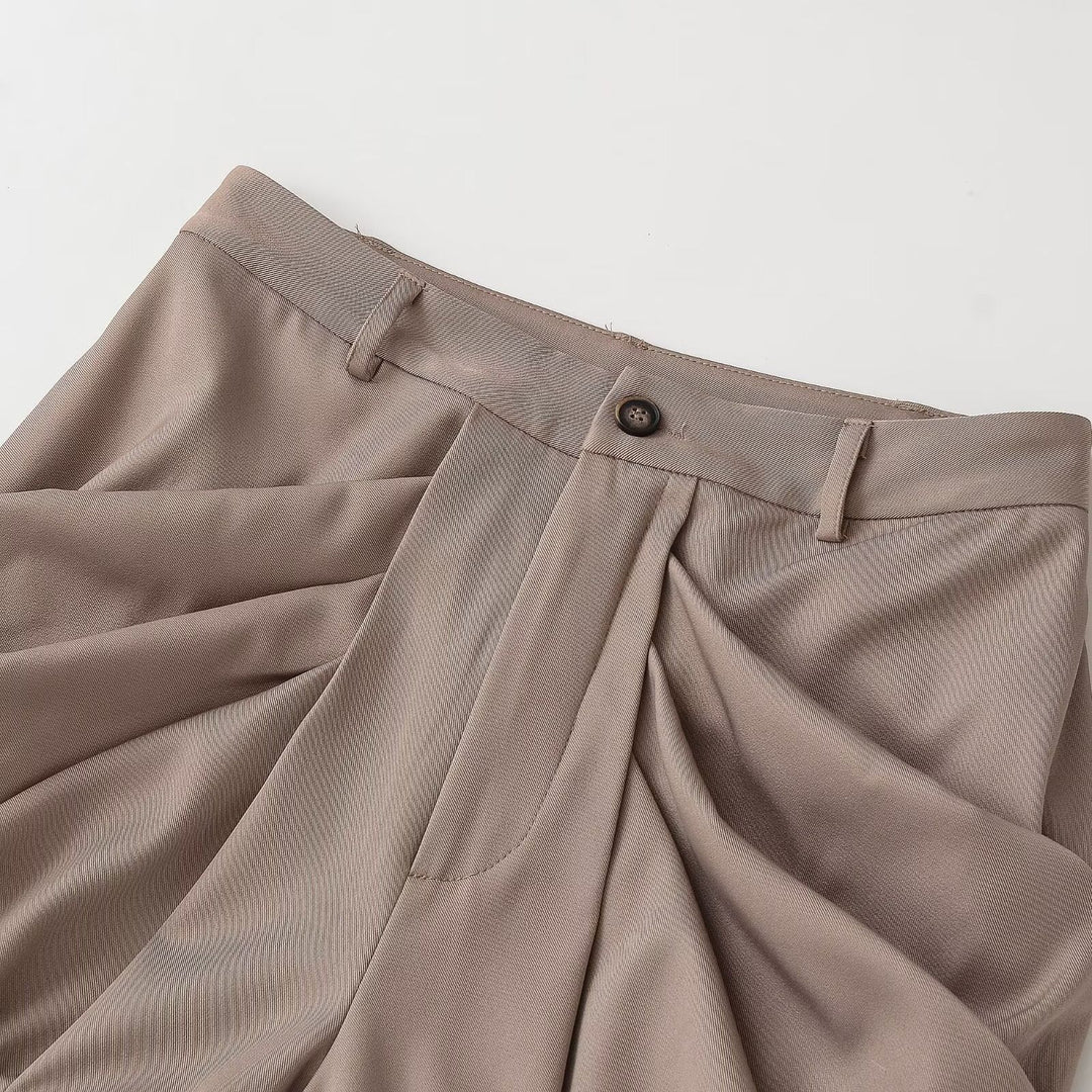 Damen elegante Shorts mit innovativem Faltenwurf und praktischen Seitentaschen Echo Archiv