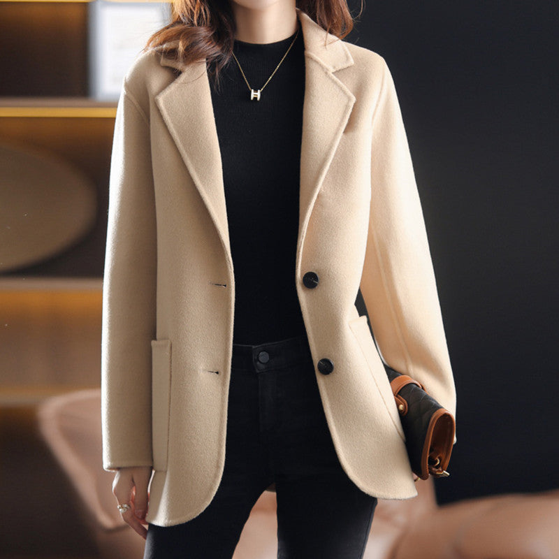Damen eleganter Wollblazer mit klassischen Revers und strukturiertem Schnitt – Valéne