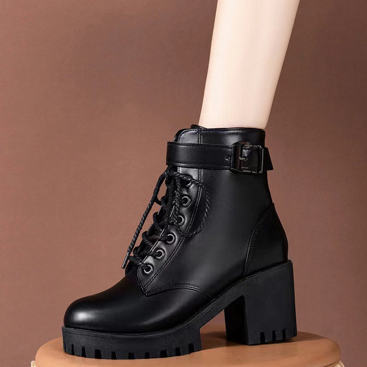 Damen nan Plateau-Schnürstiefelette aus Kunstleder mit profilierter Gummisohle und verstellbarem Schnallenriemen Echo Archiv