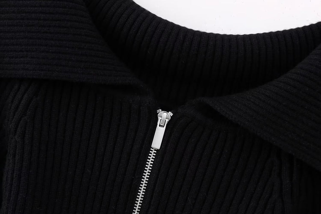 Damen Kurz geschnittene Rippenstrick-Jacke mit weitem Carmenkragen und durchgehendem Reißverschluss Echo Archiv
