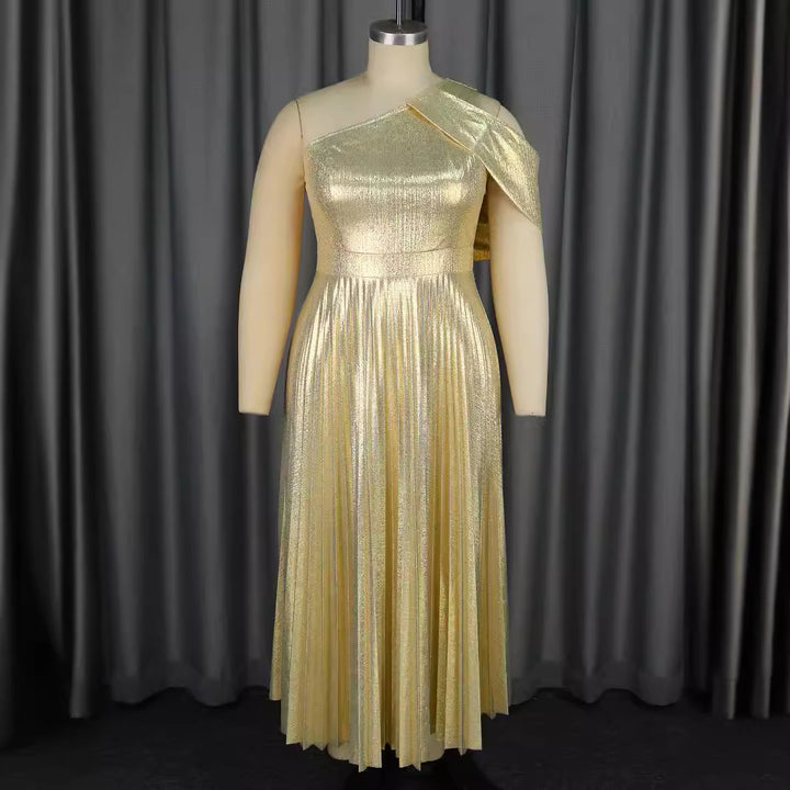 Damen Elegantes Plisseekleid mit asymmetrischem Träger Echo Archiv