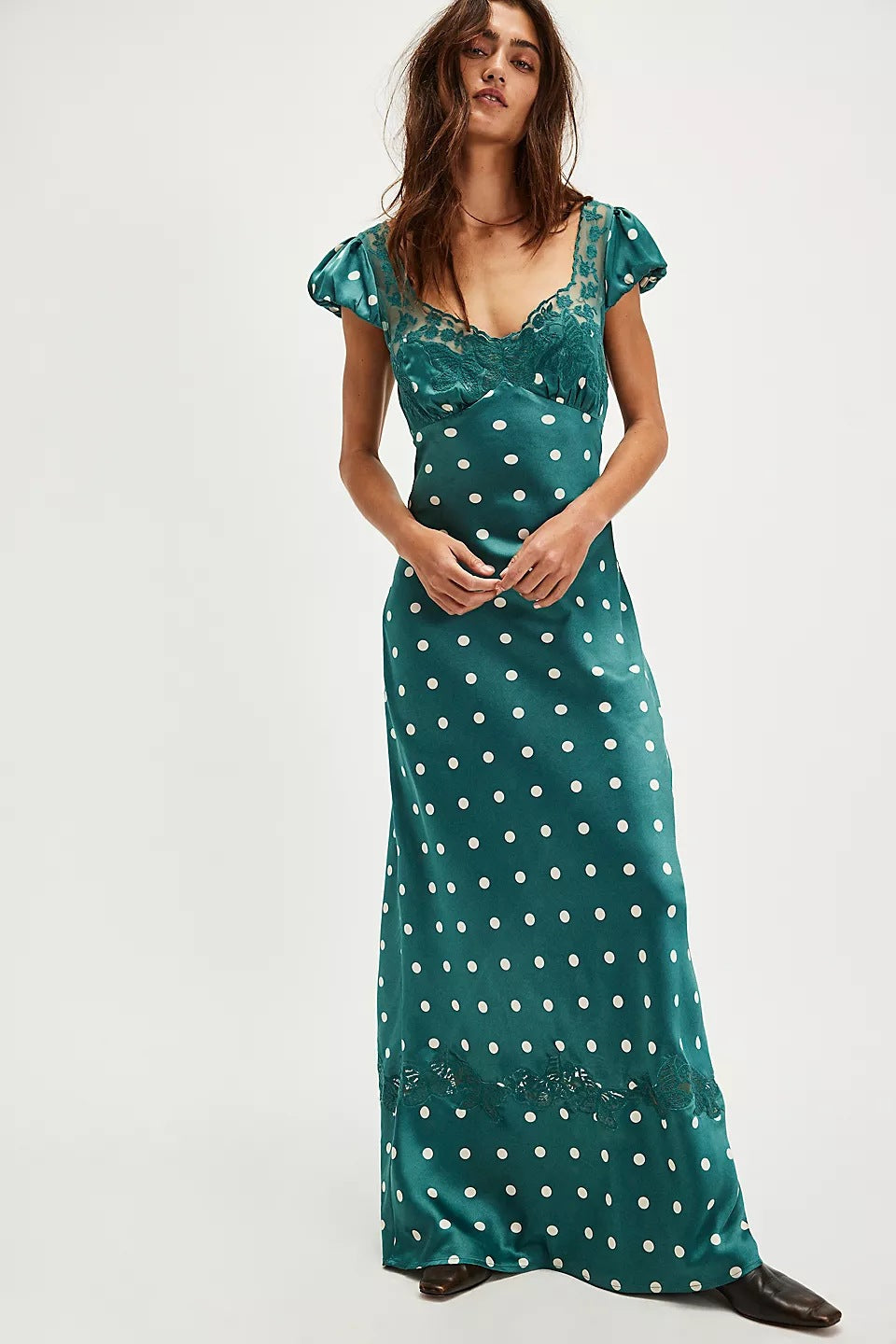 Damen Elegantes Maxikleid mit Polka-Dots und romantischem Rückenausschnitt Echo Archiv