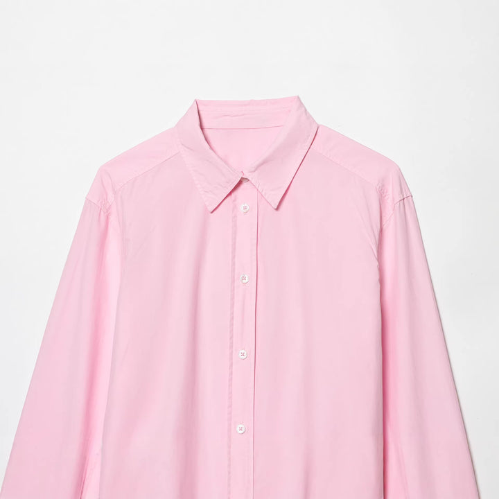 Damen nan oversized Hemdbluse mit Kentkragen, verdeckter Knopfleiste und weitem Drop-Shoulder Echo Archiv