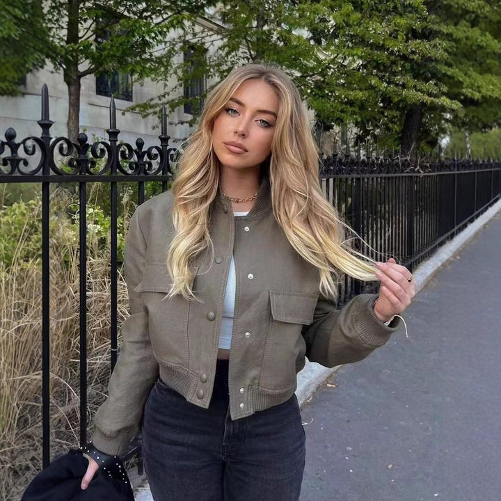 Damen Kurze Bomberjacke mit Leopardenprint, Rippbündchen und Pattentaschen Echo Archiv