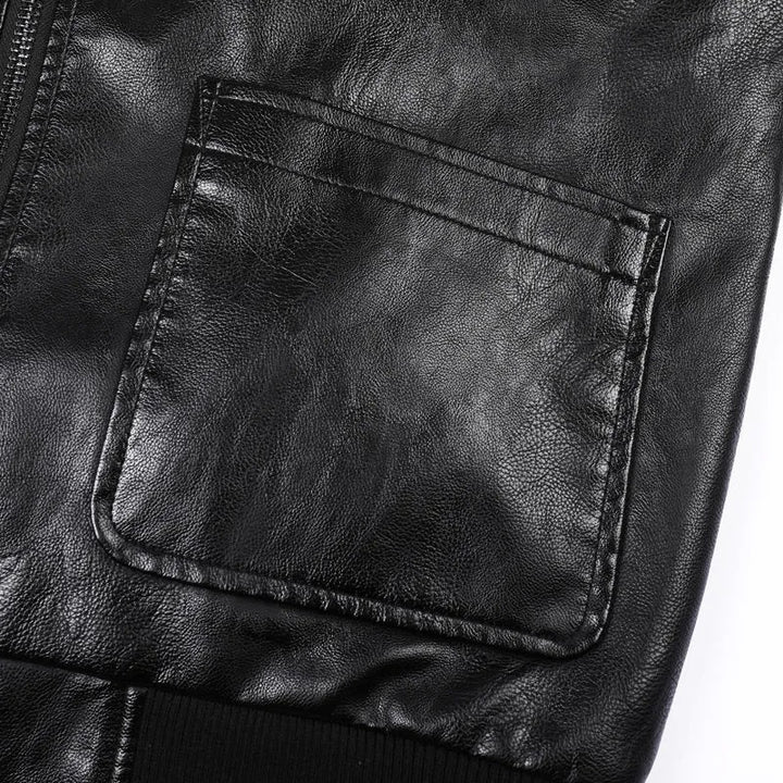 Herren Vintage-inspirierte Pilot-Bomberjacke aus Lederoptik mit gestickten Abzeichen und Rippbündchen Echo Archiv