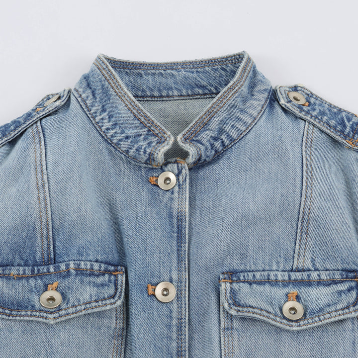 Damen nan leichte Denimjacke mit Stehkragen Schulterklappen und vier Pattentaschen Echo Archiv