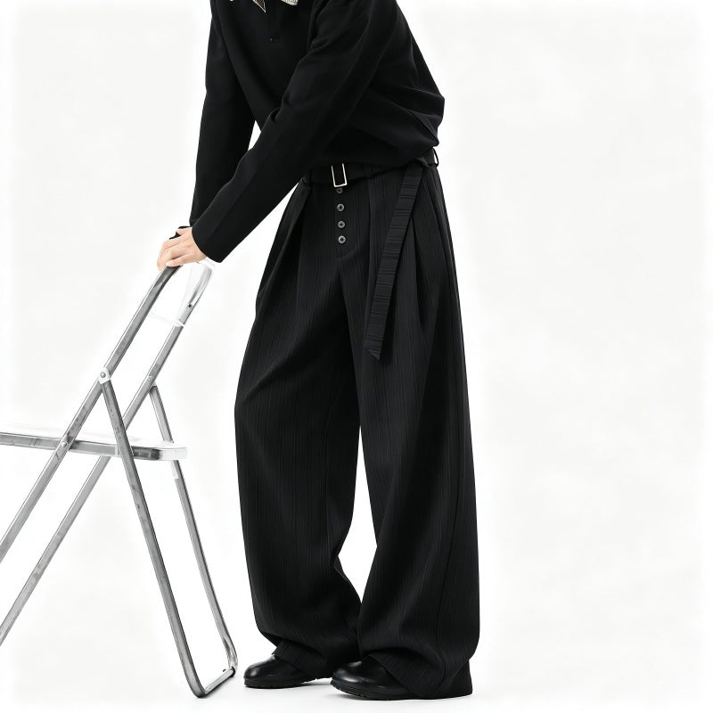 Herren Weite Nadelstreifen-Hose im Baggy‑Cut mit hoher Taille, Falten und Zierknopfleiste Echoarchiv
